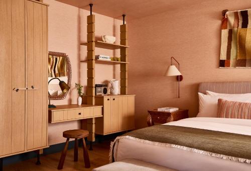 Sunset Beach Motel - image 39