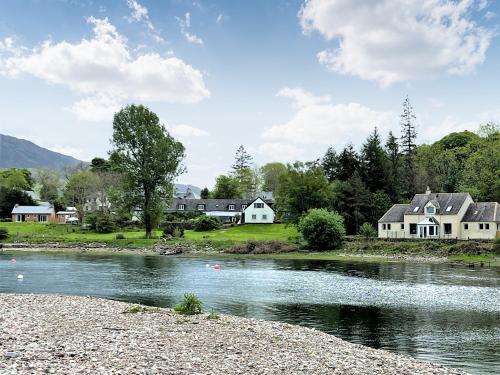 Зручності, Glen Mhor in Glenelg