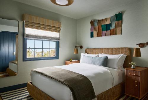 Sunset Beach Motel - image 19