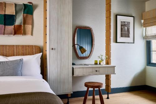 Sunset Beach Motel - image 32