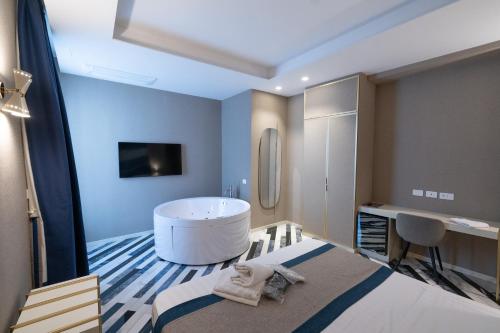 room detail thumbnail 0