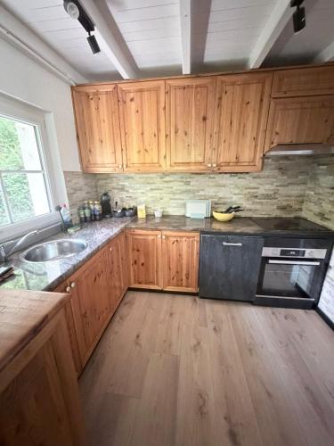 ForestNest Ruhiges Chalet für 8 Personen im Wald mit Kamin (ForestNest Ruhiges Chalet fur 8 Personen im Wald mit Kamin) in Michelau