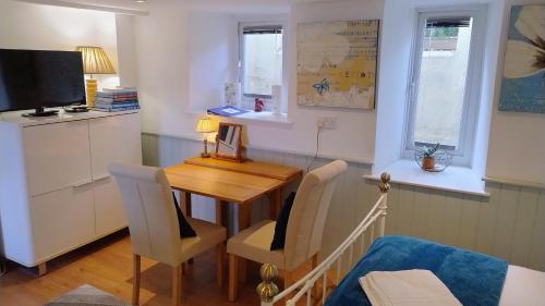 Seadmed, The Studio at St Cleer in Chippenham