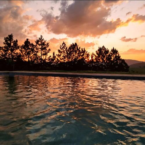 Peldbaseins, Recanto das nuvens -Refúgio luxuoso em meio a natureza (Recanto das nuvens -Refugio luxuoso em meio a natureza) in Carvalhos