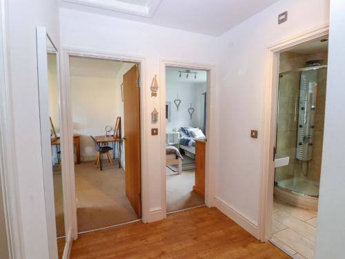 The Bungalow Pwllheli - image 32