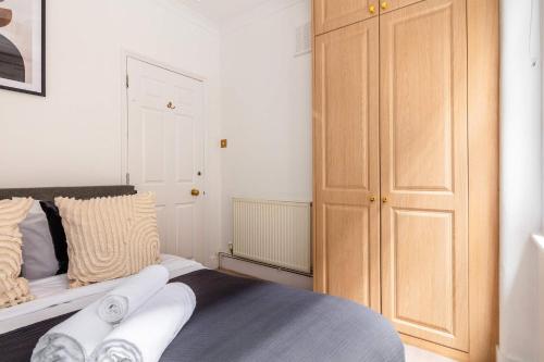 BnBNova - 3BR - Heart of Mayfair - Bond St - image 13