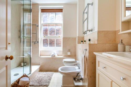 BnBNova - 3BR - Heart of Mayfair - Bond St - image 11