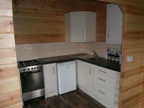 Long Mountain Centre Log Cabins - image 14