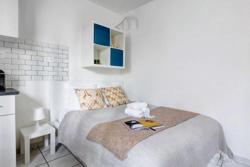 BnBNova - Cozy Stay Near Eiffel Tower & Invalides & Seine - image 13