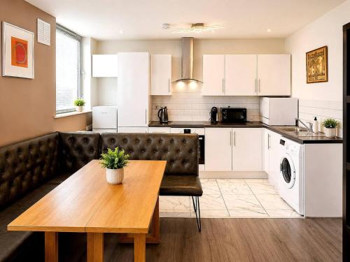 SideMersey Livings - Two Bedroom Central Stay - image 2