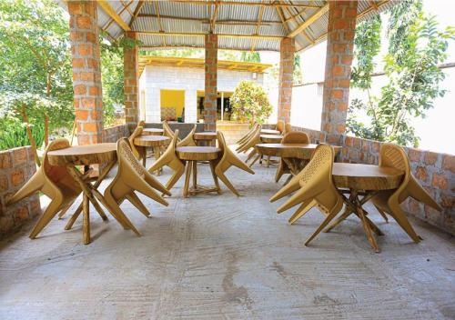 Restoran, Breezy Lodge in Weru Weru