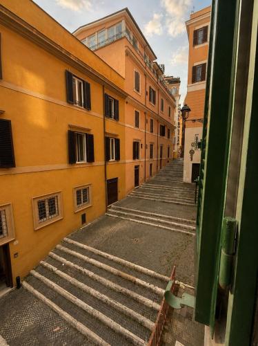 Trevi Steps 2