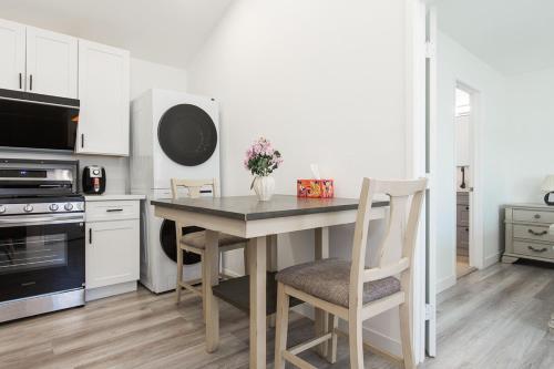 Létesítmények, 1 Bedroom with King Bed Near Attractions in Valinda (CA)