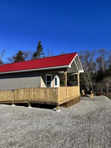 A szálláshely kívülről, Gros Morne Tiny Chalets in Rocky Harbour (NL)