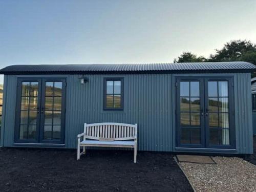 Glamping Pod in Wiltshire with spectacular views - Herdwick in Compton Bassett