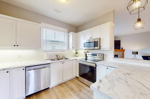 3 bedrooms, 5 beds