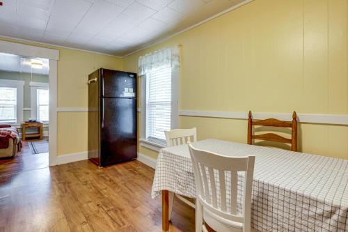 Near Trails & Lakes! Pemigewasset River Townhome in Frenklina (NH)