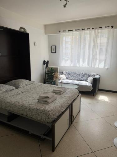 Studio lumineux avec balcon à Nice, Nice