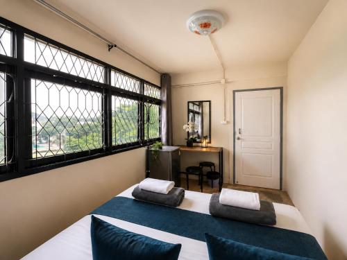 The Cage - Grand River INN - Bangkok