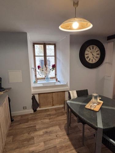 Comme à La Maison (Comme a La Maison) in Le Bouchet-Saint-Nicolas