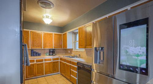 The Spacious Avocado 4 Bed, 2 Bath in Burkburnett (TX)