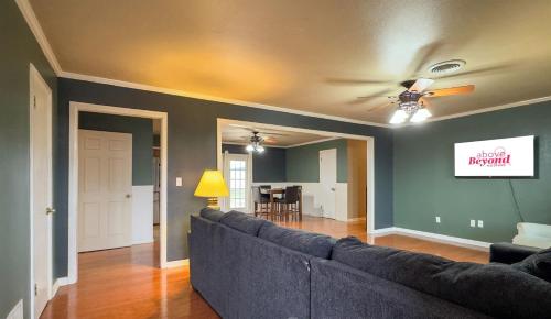 The Spacious Avocado 4 Bed, 2 Bath in Burkburnett (TX)