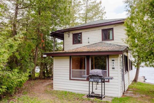 2-bedroom Balsam Lake Lower Boathouse #1A in Rosedale (ON)