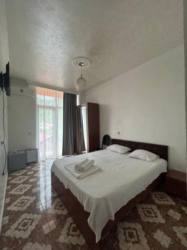 2 twin beds