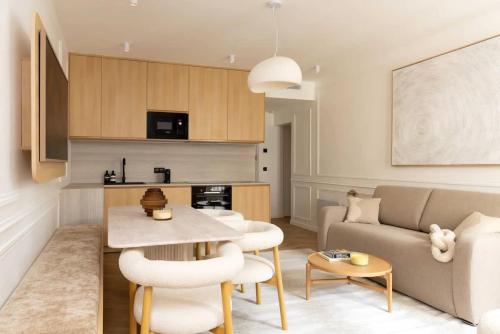 Splendid Apartment 2BR 6P Near Palais Royal