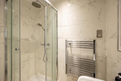 Luxury 2 Bed Apt on Broad Street | City Centre - image 4