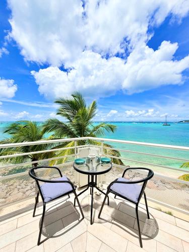 Studio PALM, vue mer et accès plage privée – khách sạn tại Marigot