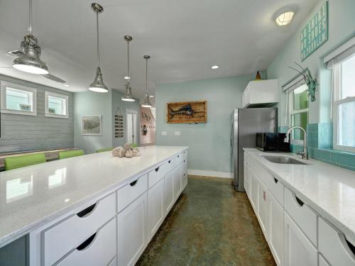No Plana Cabana Close to Beach - image 5