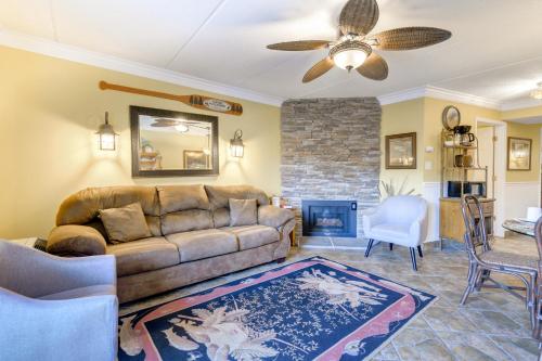 Downtown Gatlinburg Condo with Community Pool! in Gatlinburg, USA