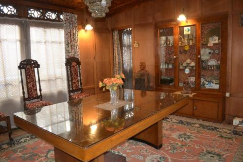 Houseboat lalita - Srinagar Houseboat lalita - Srinagar