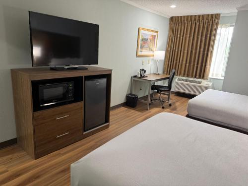 Comfort Inn of Livonia - image 36