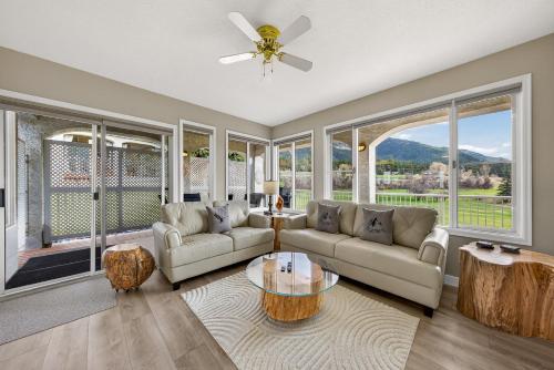 Guestroom, Mountain View Villas with Fairmont Creek Vacation Rentals in Fairmont Hot Springs (BC)