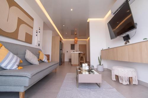 Luxury Beachside Retreat-Balcony View-Pools-Gym