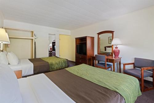 Rodeway Inn and Suites on the River - image 37