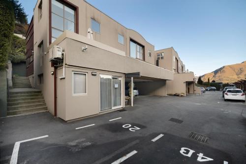 Location is gold 2 bed - main image