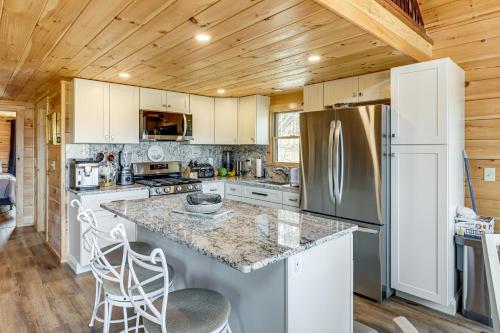 Newfound Lake Getaway: Cabin w/ Deck, Fire Pit in Bristol (NH)