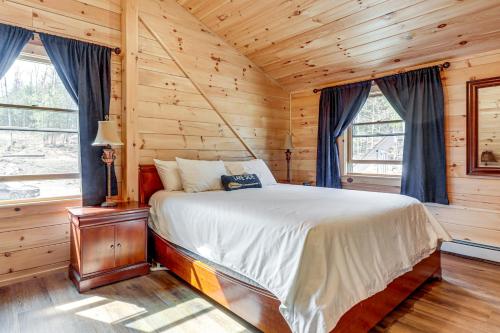Newfound Lake Getaway: Cabin w/ Deck, Fire Pit in Bristol (NH)
