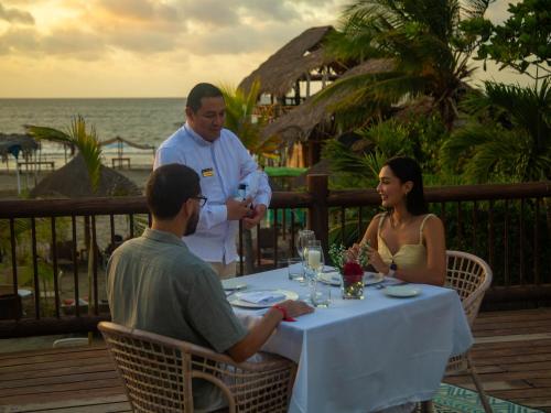 Restaurant, Grand Sirenis Cartagena in Manzanillo