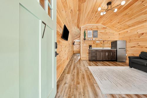 Cabin #7 With Kitchenette in Hartwell, USA