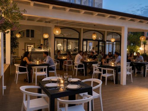 Ресторан, Primo Hotel in Марчіана Маріна