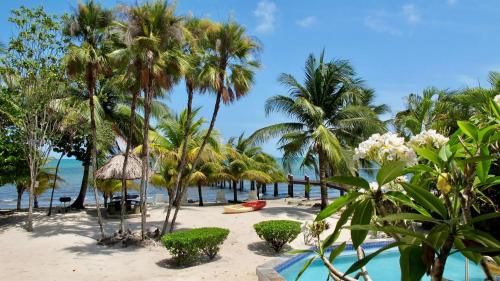 Beachfront Bungalow-Pool & Oceanfront-Views-Golf in Surfside
