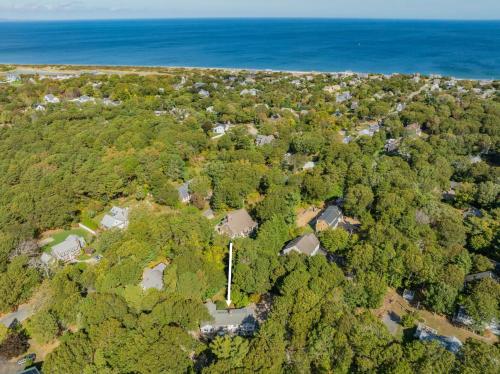 Walk to Private Beach from Cozy Retreat in Sandwich (MA)