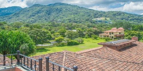 Exclusive Tuscan Mansion in CR in Río Oro