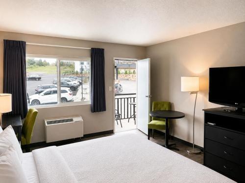 Rocky Mountain Hotel & Conference Center - image 34