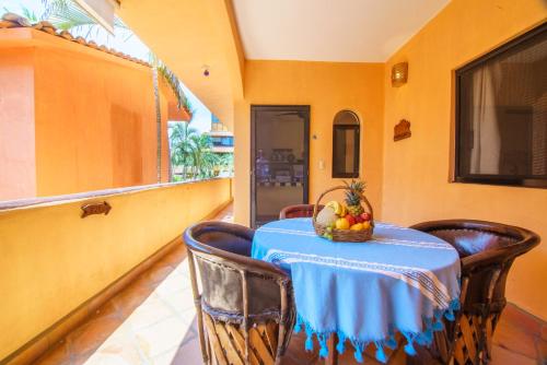 2 bedrooms, 4 beds