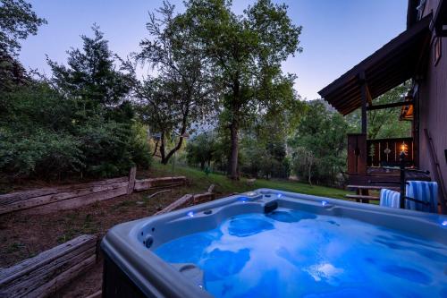 Hygge Haus Sequoia - Large Private Cabin w Views in Porterville